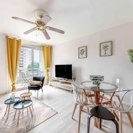 La Tour Apartment *